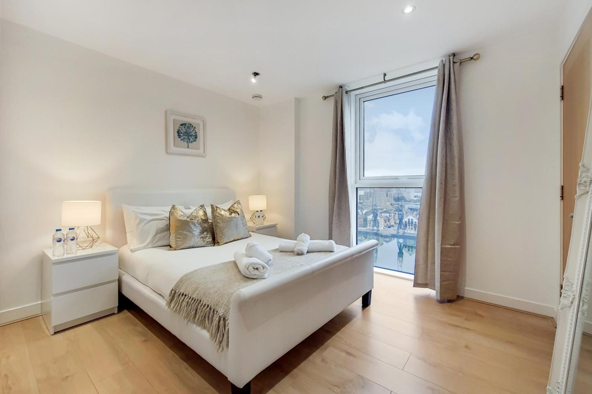 Deluxe Two Bed Apartment With River & City View ロンドン エクステリア 写真