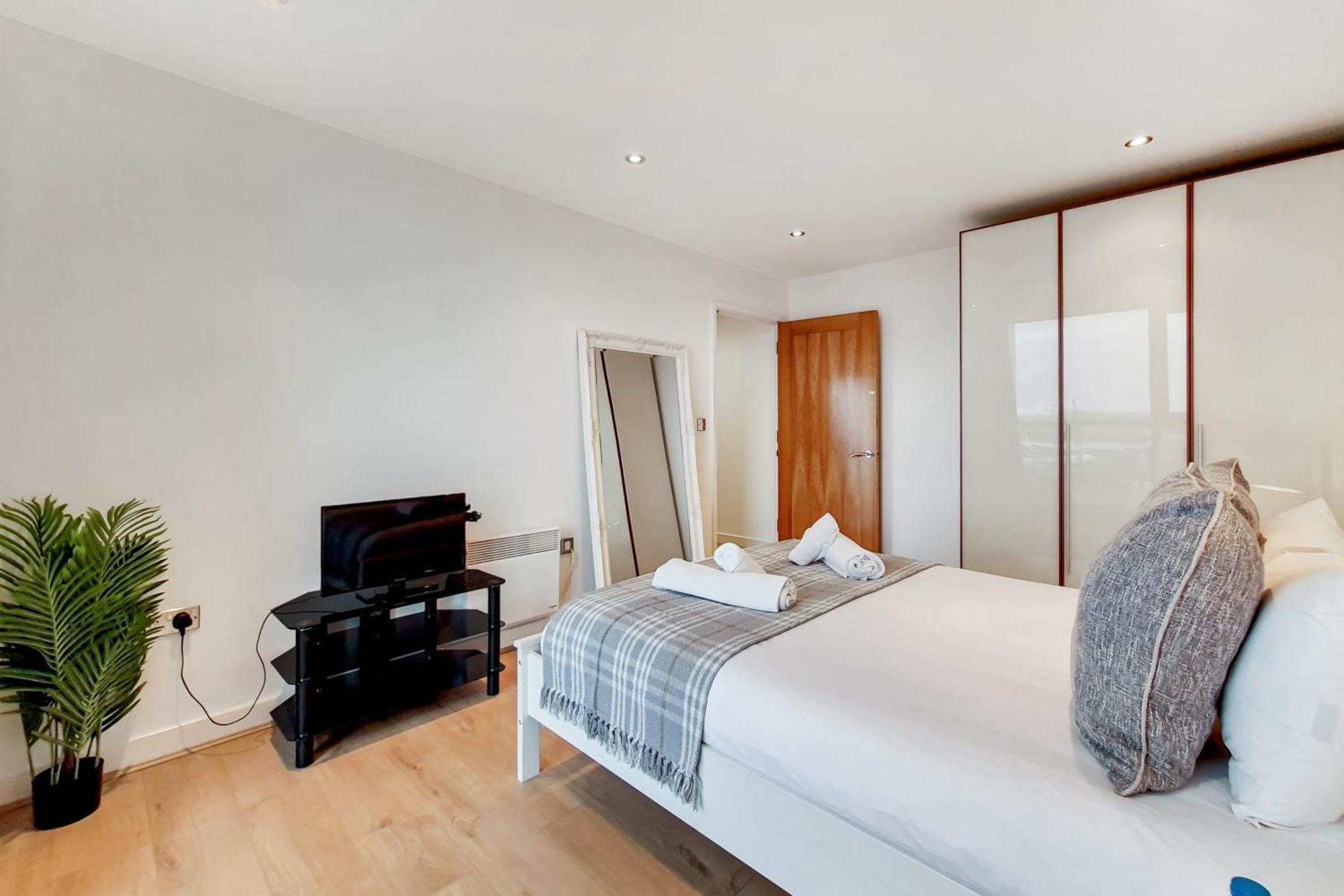 Deluxe Two Bed Apartment With River & City View ロンドン エクステリア 写真