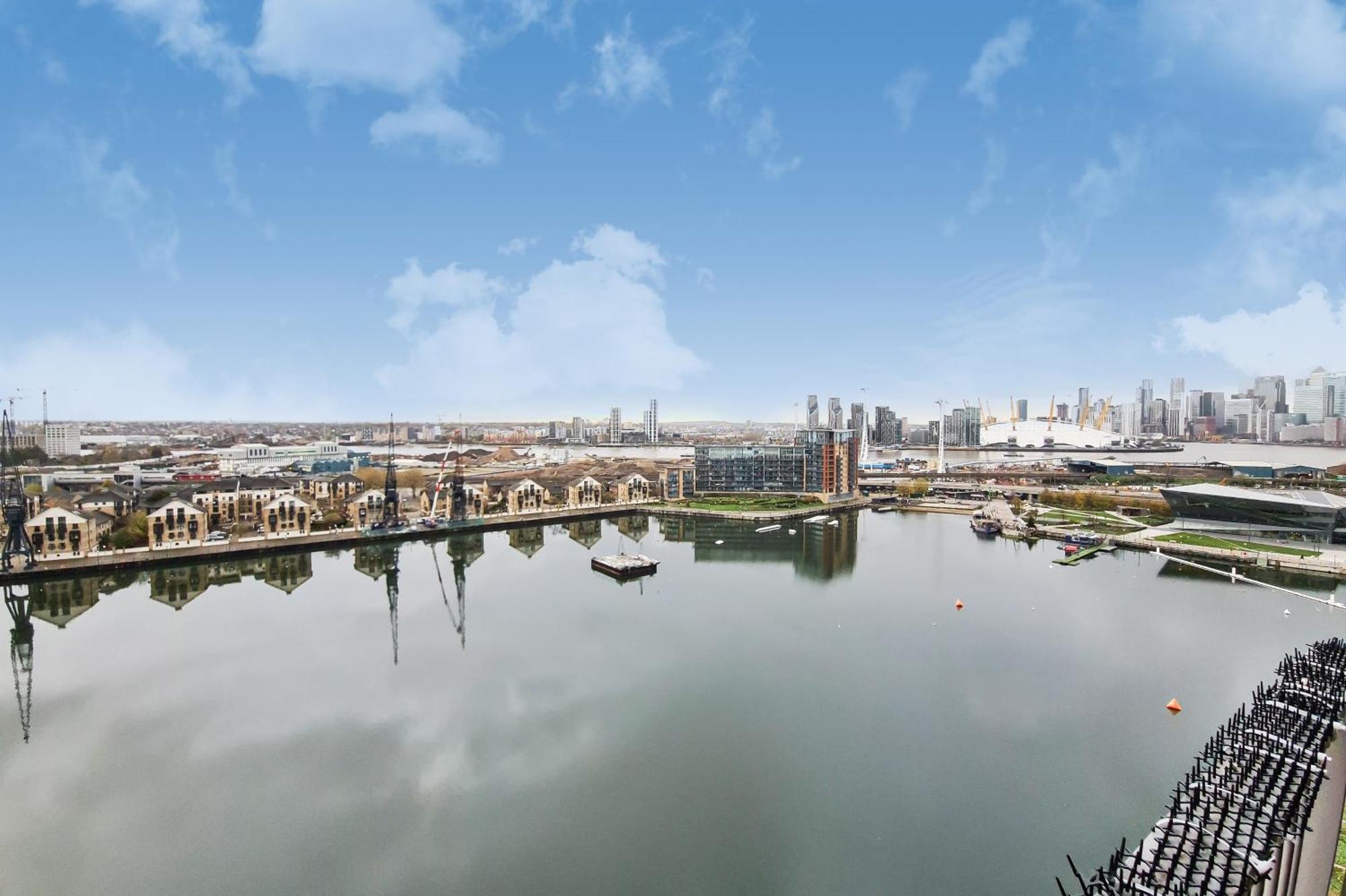 Deluxe Two Bed Apartment With River & City View ロンドン エクステリア 写真