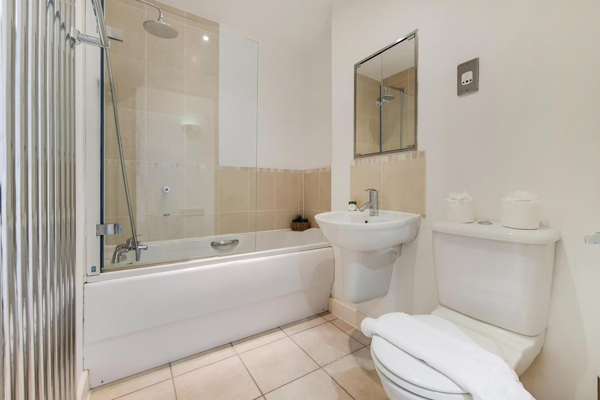 Deluxe Two Bed Apartment With River & City View ロンドン エクステリア 写真