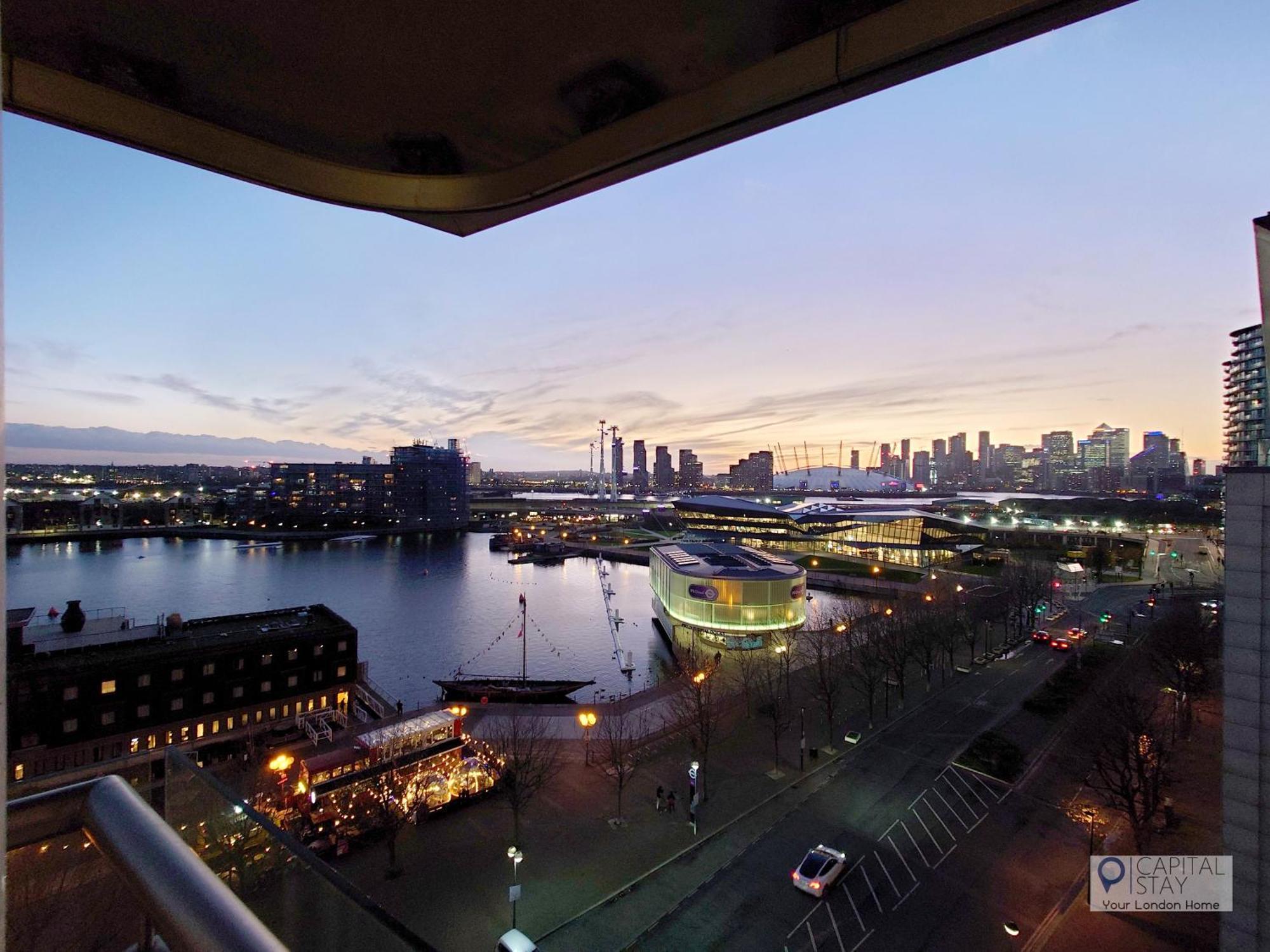 Deluxe Two Bed Apartment With River & City View ロンドン エクステリア 写真
